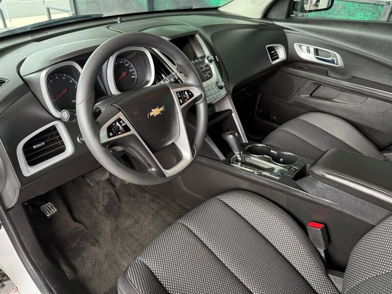 Chevrolet Equinox Vehicle Full-screen Gallery Image 16