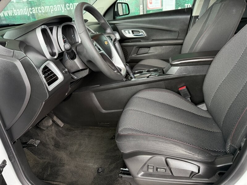 Chevrolet Equinox Vehicle Full-screen Gallery Image 17