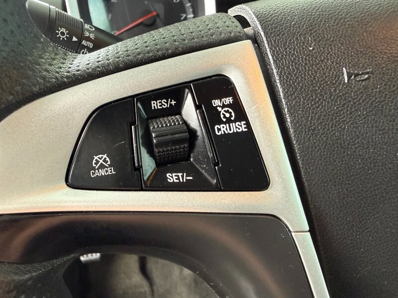 Chevrolet Equinox Vehicle Full-screen Gallery Image 21