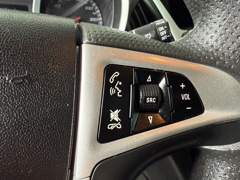 Chevrolet Equinox Vehicle Full-screen Gallery Image 22