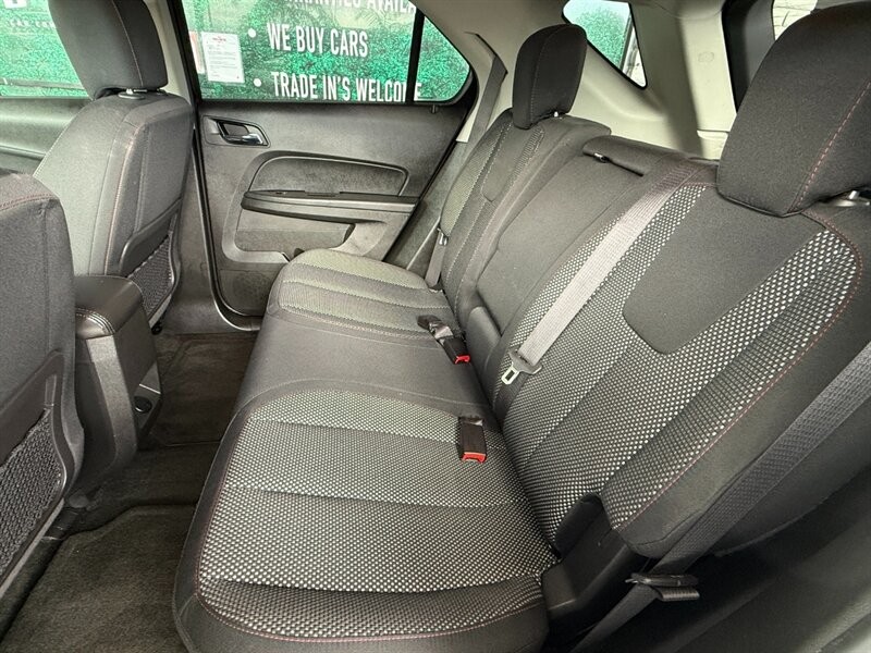 Chevrolet Equinox Vehicle Full-screen Gallery Image 25