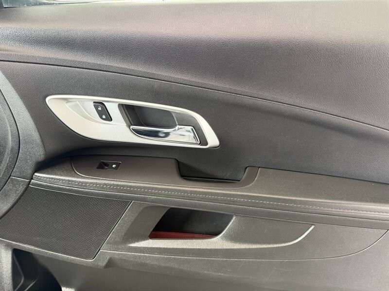 Chevrolet Equinox Vehicle Full-screen Gallery Image 27