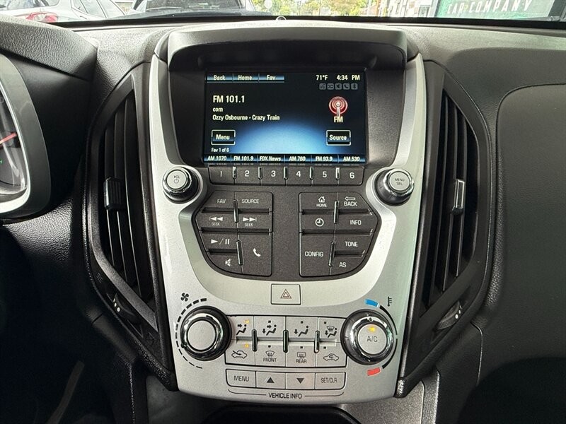 Chevrolet Equinox Vehicle Full-screen Gallery Image 29