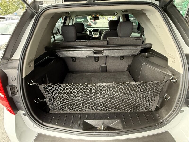 Chevrolet Equinox Vehicle Full-screen Gallery Image 33