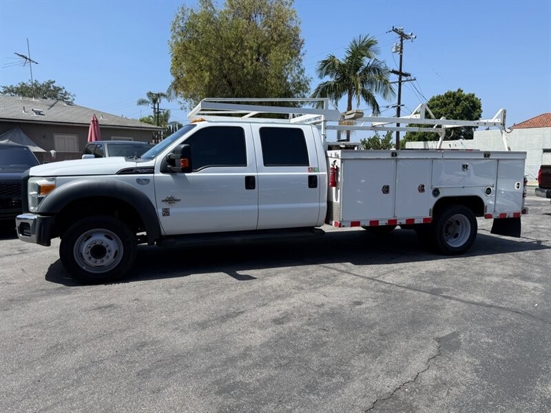 Ford Super Duty F-550 DRW Vehicle Full-screen Gallery Image 02