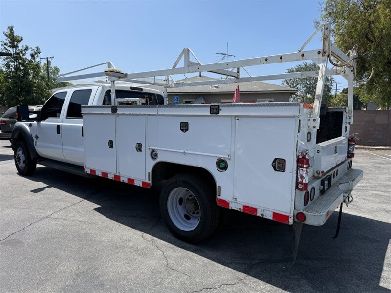 Ford Super Duty F-550 DRW Vehicle Full-screen Gallery Image 03