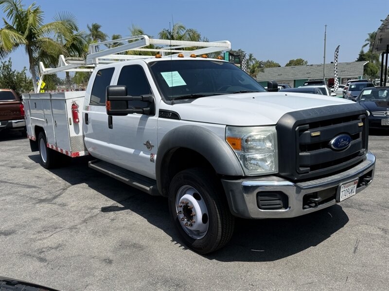 Ford Super Duty F-550 DRW Vehicle Full-screen Gallery Image 04
