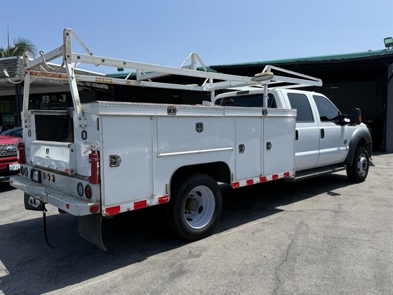 Ford Super Duty F-550 DRW Vehicle Full-screen Gallery Image 06