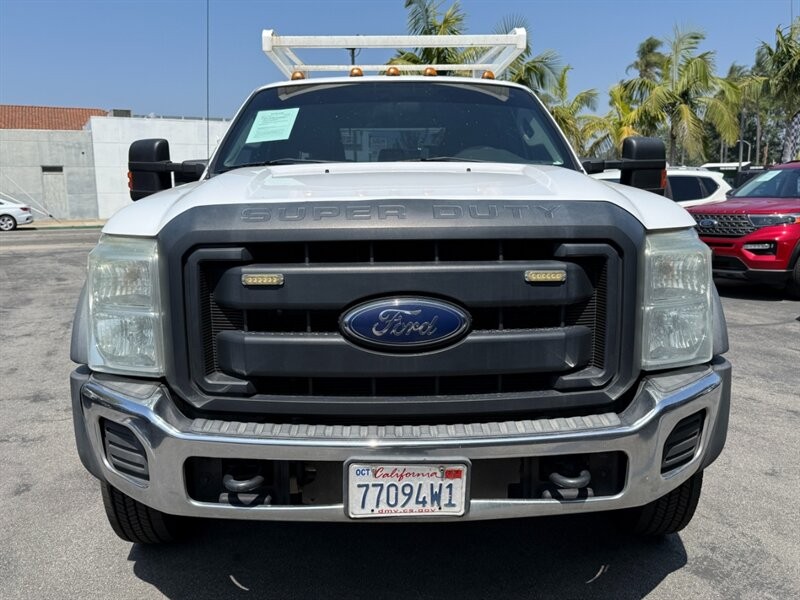 Ford Super Duty F-550 DRW Vehicle Full-screen Gallery Image 07