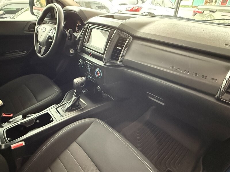 Ford Ranger Vehicle Full-screen Gallery Image 24