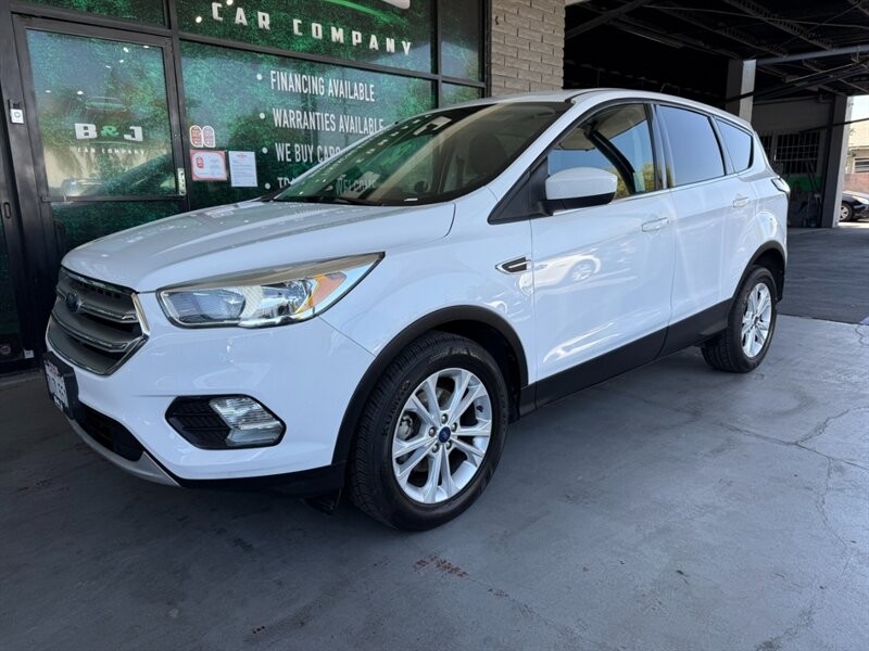 Ford Escape Vehicle Full-screen Gallery Image 01