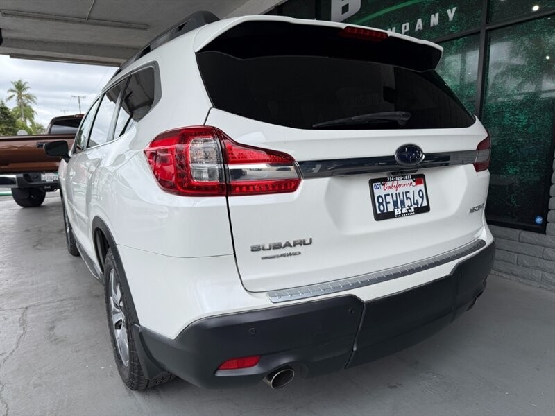 Subaru Ascent Vehicle Full-screen Gallery Image 07
