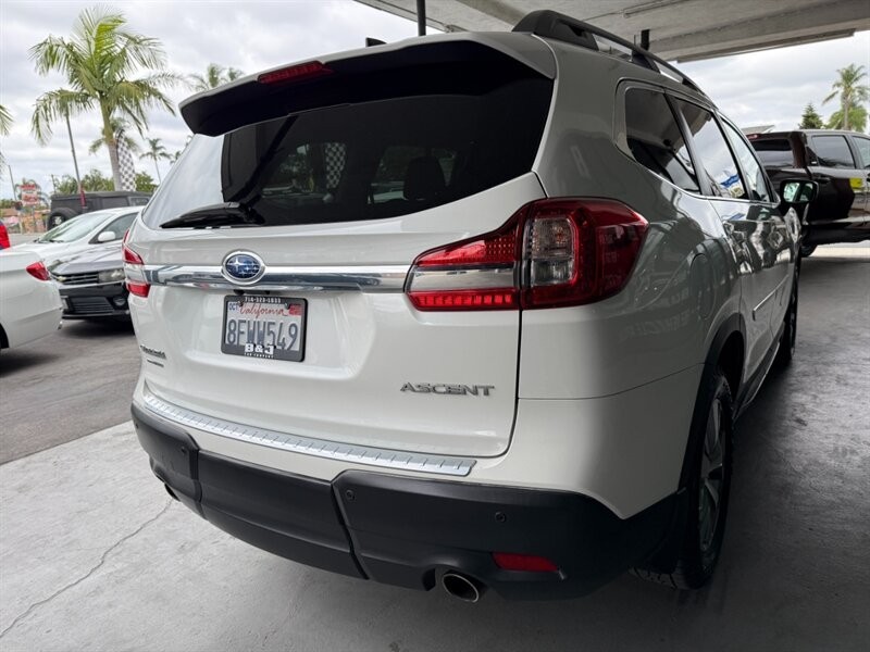 Subaru Ascent Vehicle Full-screen Gallery Image 11