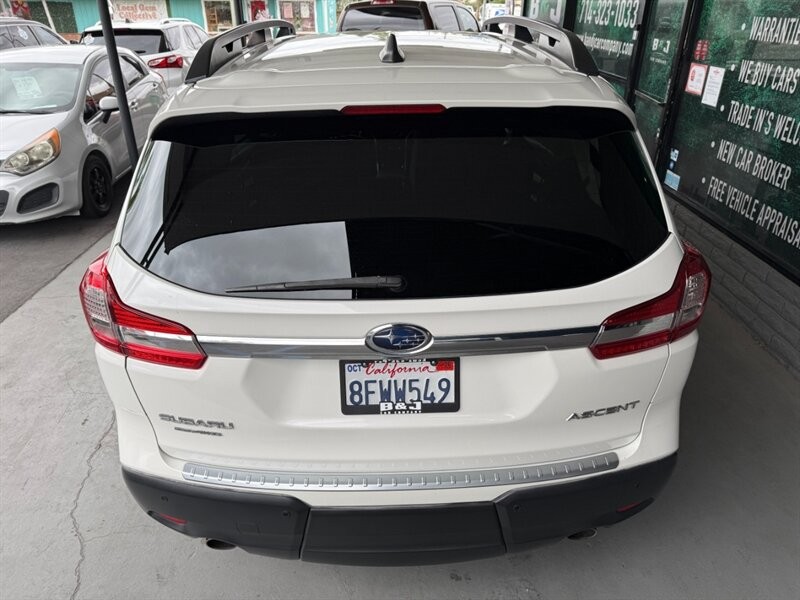 Subaru Ascent Vehicle Full-screen Gallery Image 15