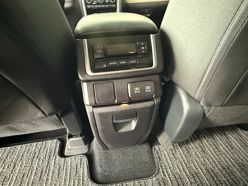 Subaru Ascent Vehicle Full-screen Gallery Image 27