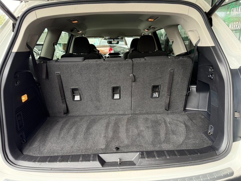 Subaru Ascent Vehicle Full-screen Gallery Image 37