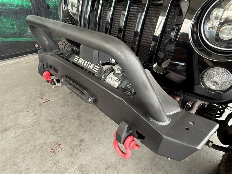 Jeep Wrangler Unlimited Vehicle Full-screen Gallery Image 17