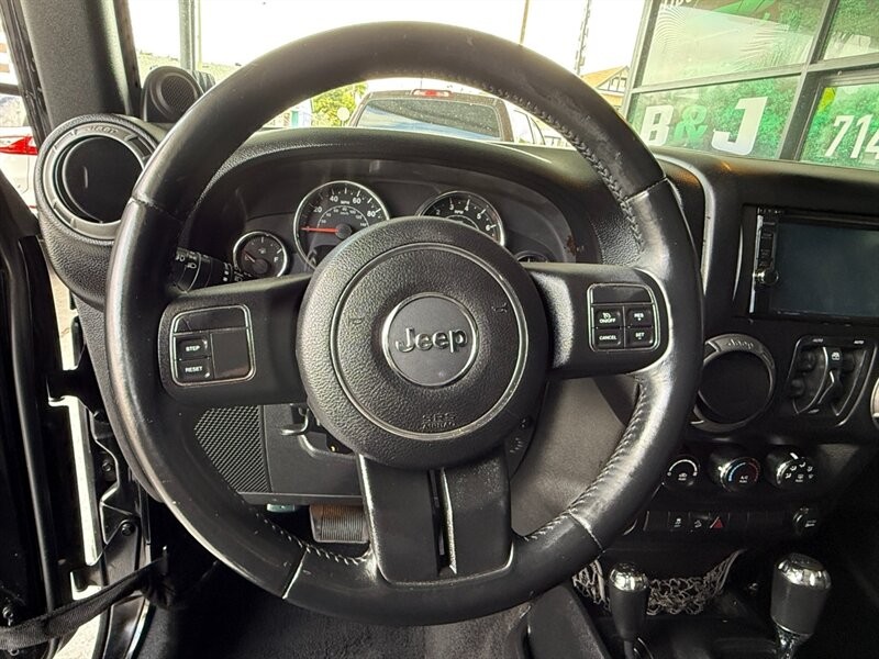 Jeep Wrangler Unlimited Vehicle Full-screen Gallery Image 20