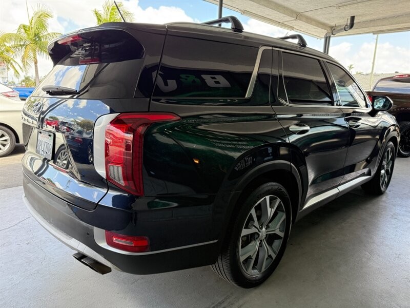 Hyundai Palisade Vehicle Full-screen Gallery Image 10