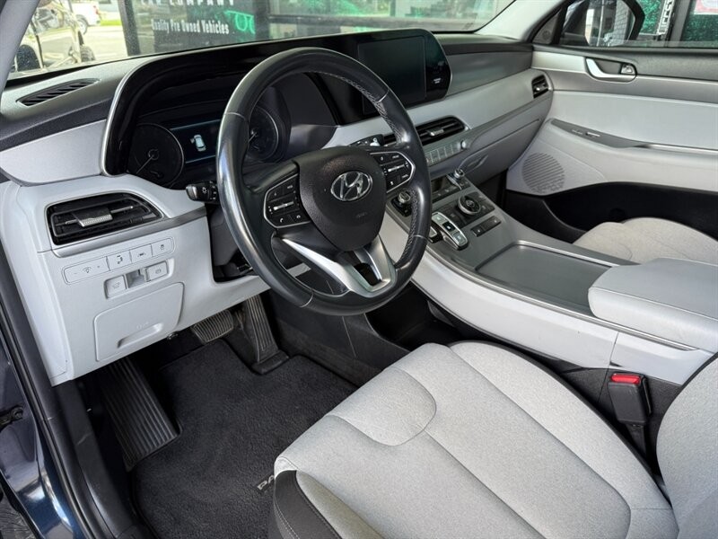 Hyundai Palisade Vehicle Full-screen Gallery Image 18