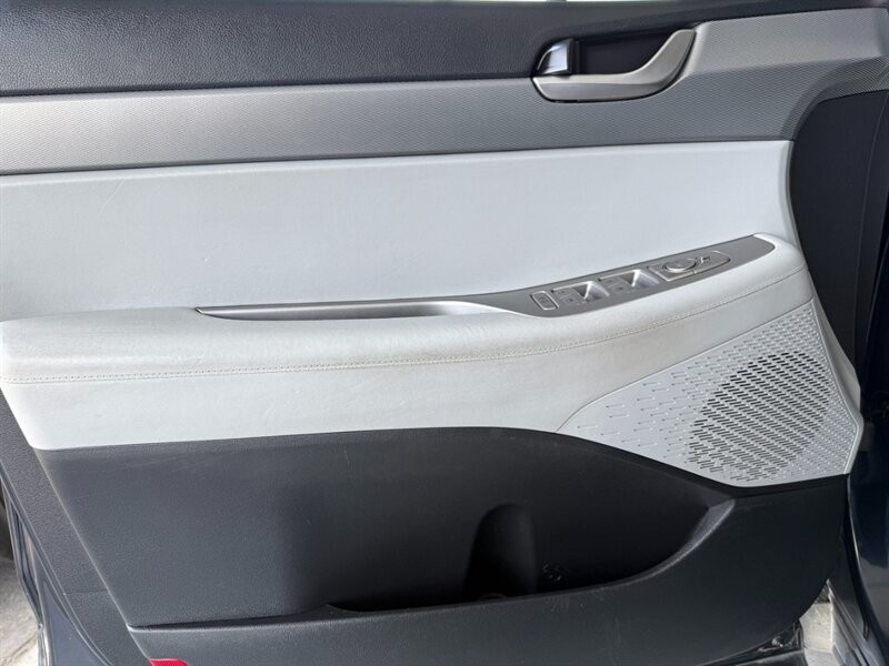 Hyundai Palisade Vehicle Full-screen Gallery Image 25