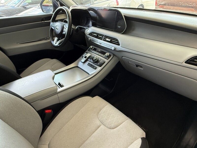 Hyundai Palisade Vehicle Full-screen Gallery Image 30