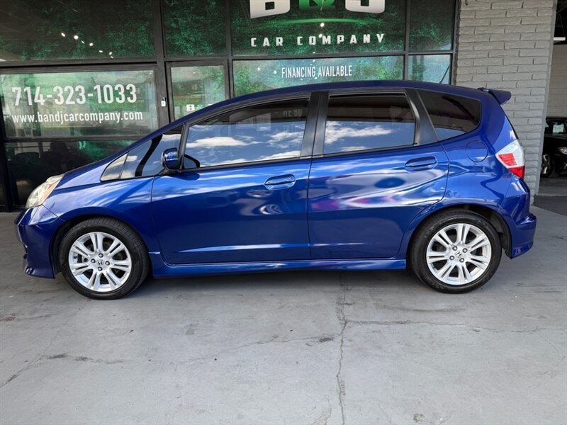Honda Fit Vehicle Full-screen Gallery Image 04