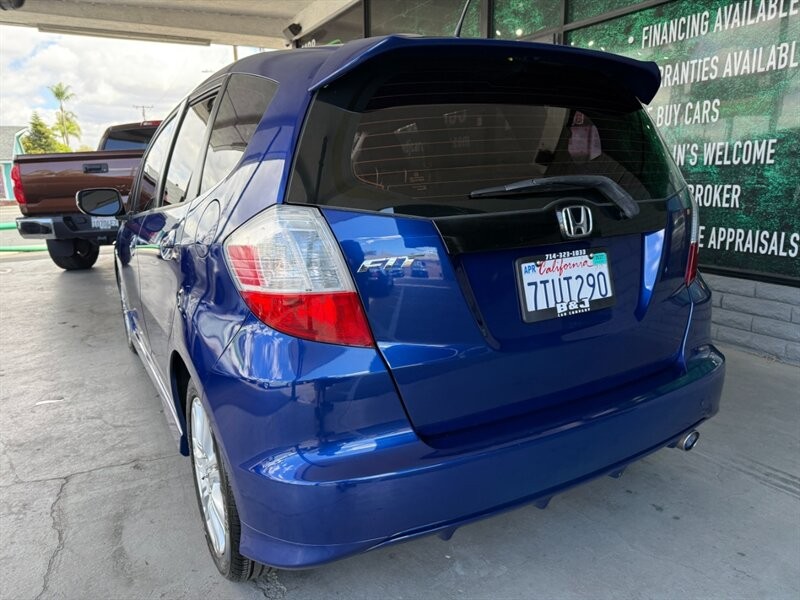 Honda Fit Vehicle Full-screen Gallery Image 07