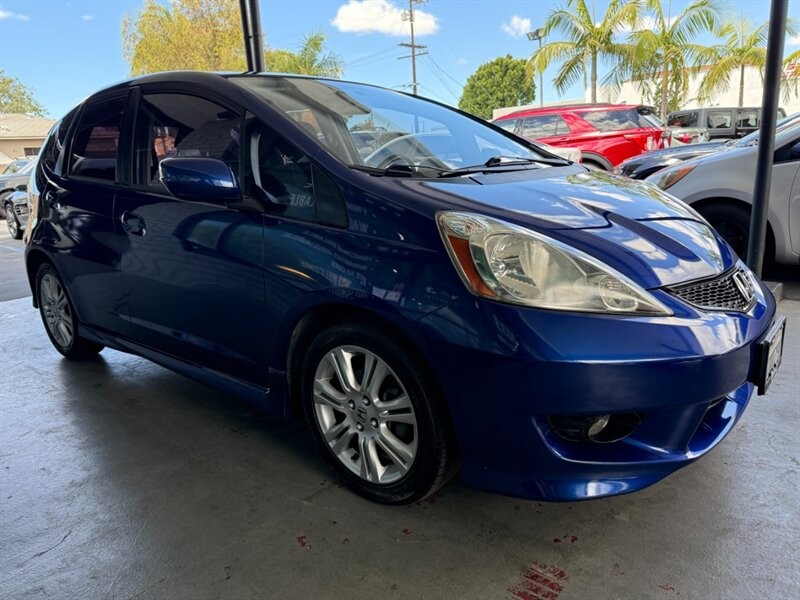 Honda Fit Vehicle Full-screen Gallery Image 08