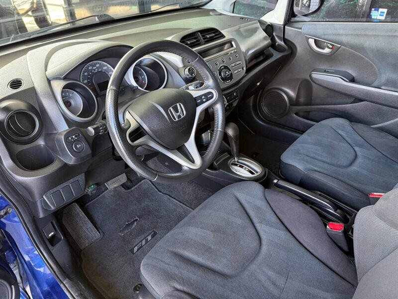 Honda Fit Vehicle Full-screen Gallery Image 16