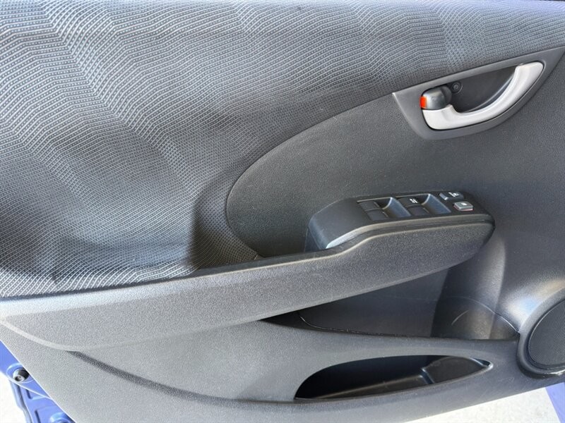 Honda Fit Vehicle Full-screen Gallery Image 22