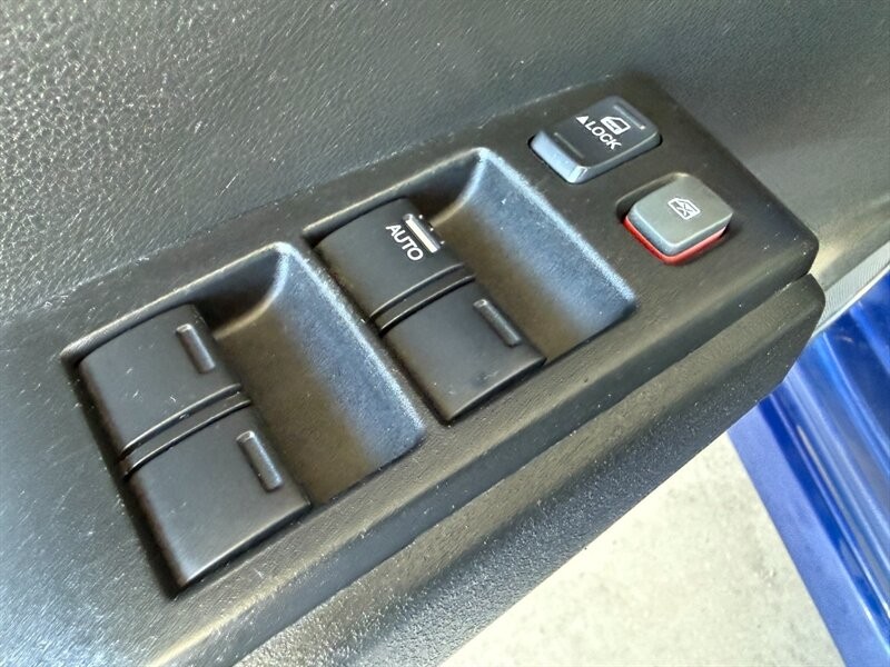 Honda Fit Vehicle Full-screen Gallery Image 23