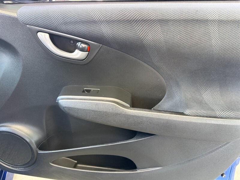 Honda Fit Vehicle Full-screen Gallery Image 25