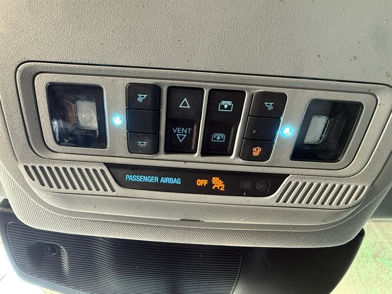 Ford Explorer Vehicle Full-screen Gallery Image 34