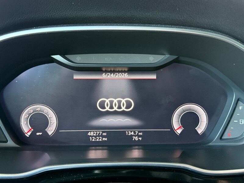 Audi Q3 Vehicle Full-screen Gallery Image 31