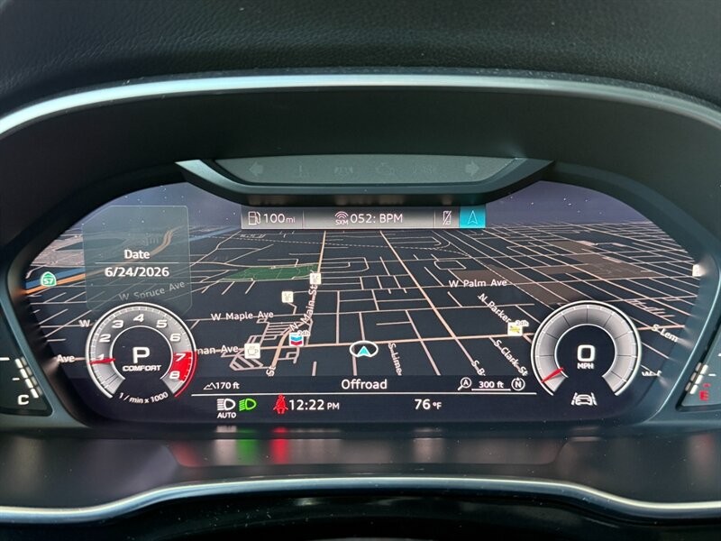 Audi Q3 Vehicle Full-screen Gallery Image 32