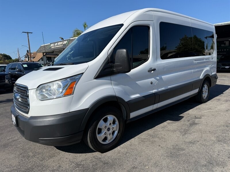 Ford Transit Passenger Wagon Vehicle Full-screen Gallery Image 01