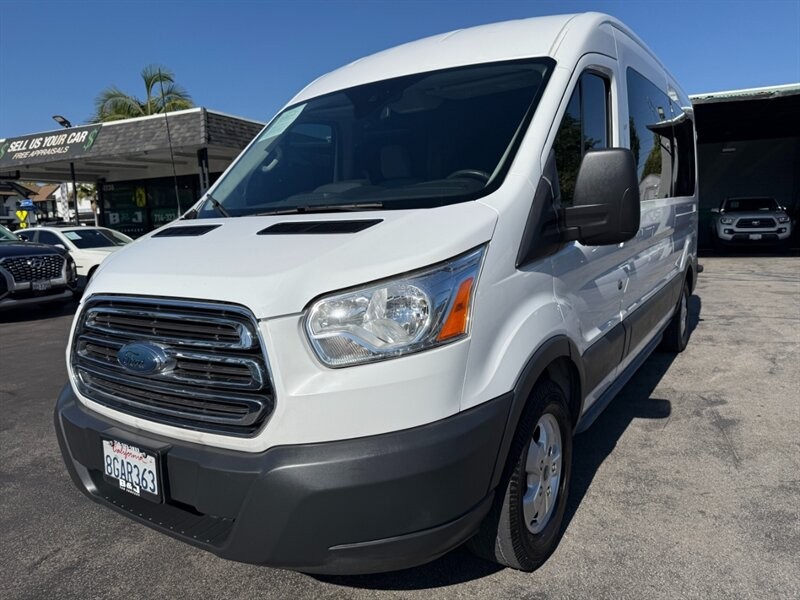 Ford Transit Passenger Wagon Vehicle Full-screen Gallery Image 02