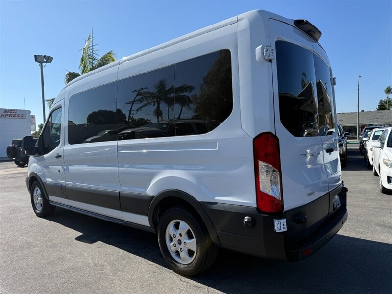 Ford Transit Passenger Wagon Vehicle Full-screen Gallery Image 04