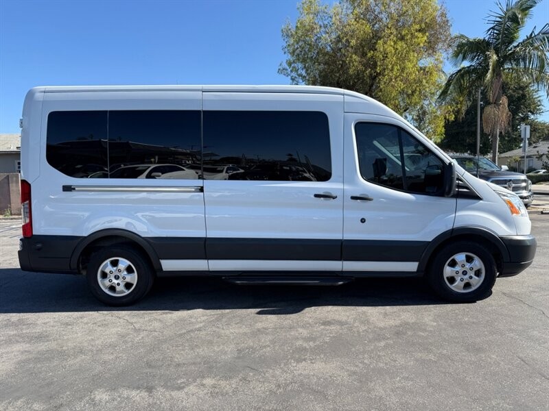 Ford Transit Passenger Wagon Vehicle Full-screen Gallery Image 09