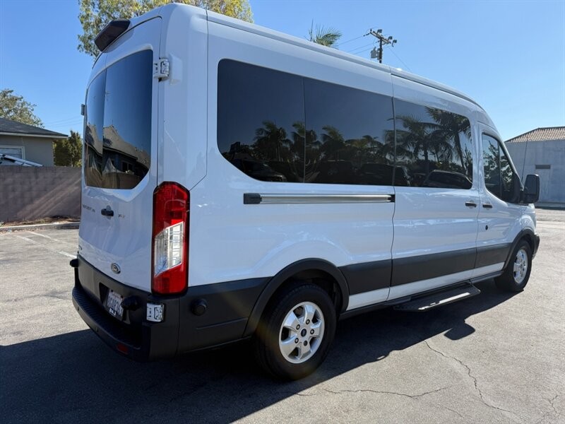 Ford Transit Passenger Wagon Vehicle Full-screen Gallery Image 10