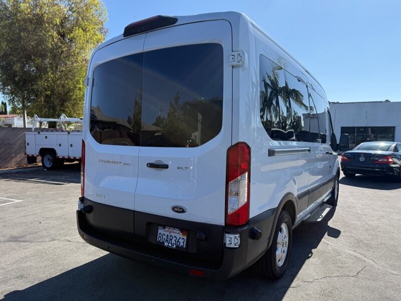 Ford Transit Passenger Wagon Vehicle Full-screen Gallery Image 11