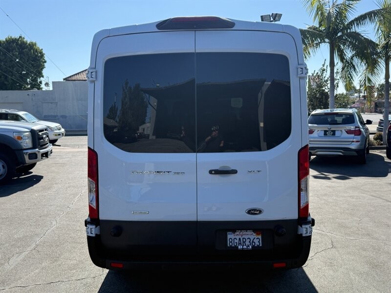 Ford Transit Passenger Wagon Vehicle Full-screen Gallery Image 13