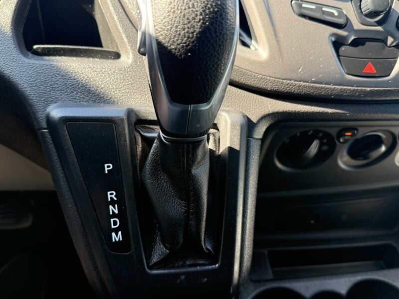 Ford Transit Passenger Wagon Vehicle Full-screen Gallery Image 26