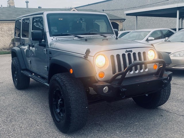 more details - jeep wrangler unlimited