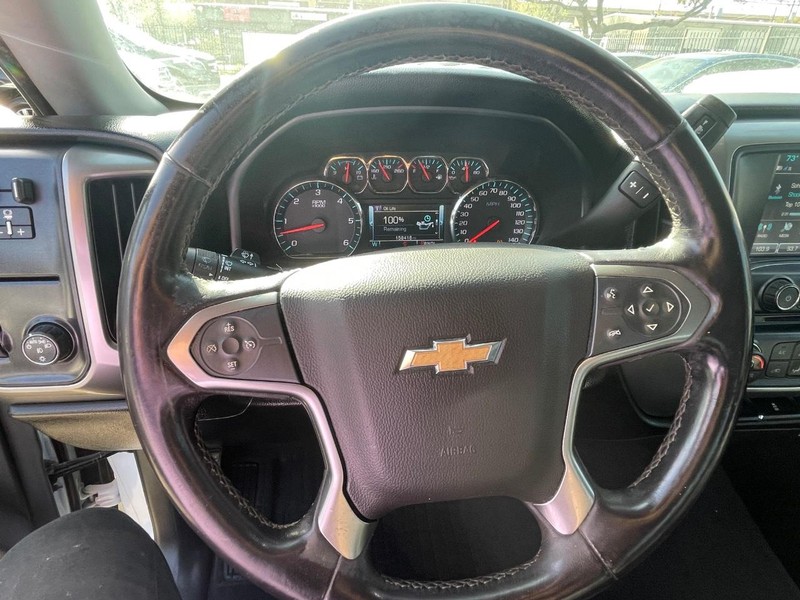 Chevrolet Silverado 1500 Vehicle Full-screen Gallery Image 24
