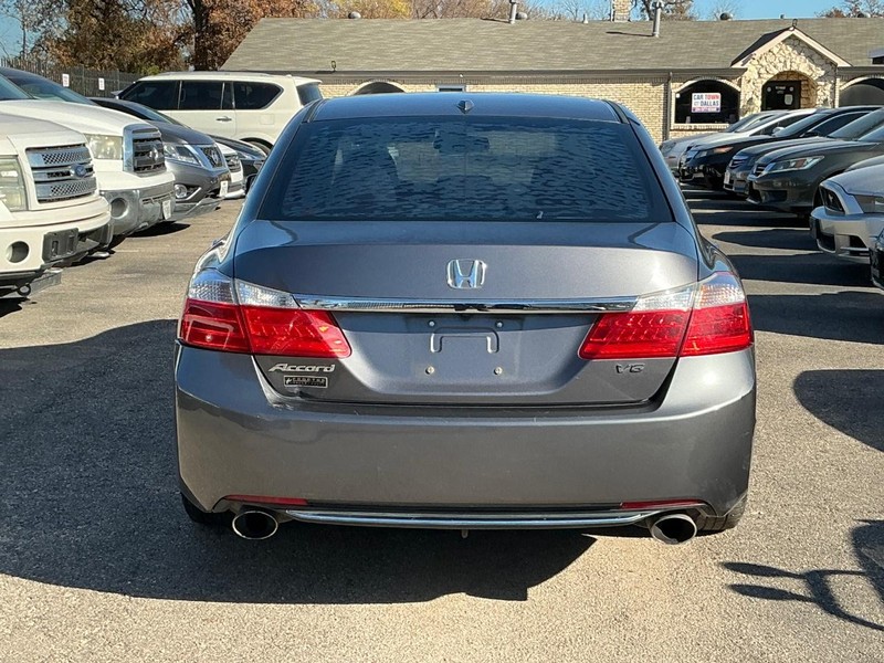 Honda Accord Sedan Vehicle Full-screen Gallery Image 04