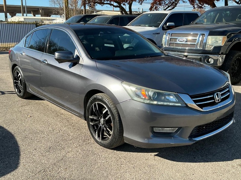 Honda Accord Sedan Vehicle Full-screen Gallery Image 09