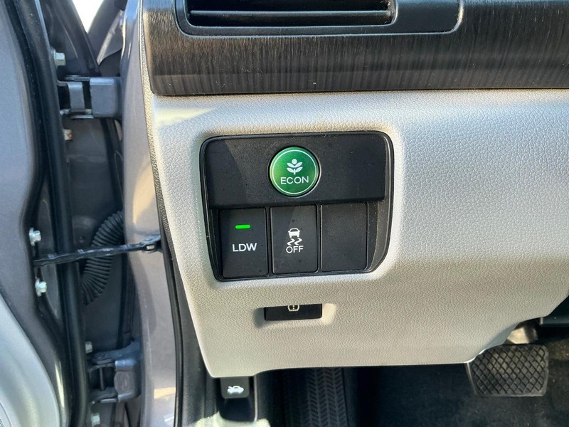 Honda Accord Sedan Vehicle Full-screen Gallery Image 14