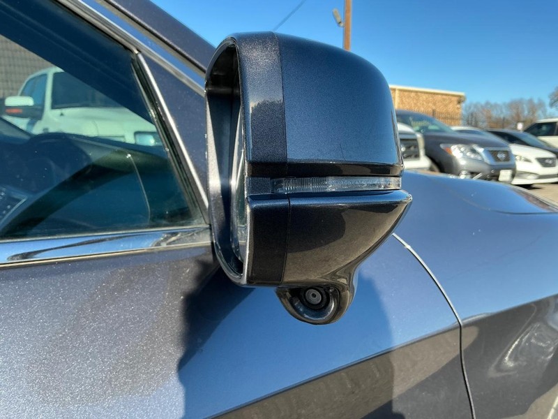 Honda Accord Sedan Vehicle Full-screen Gallery Image 26